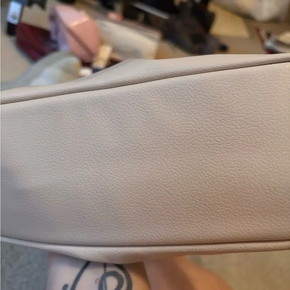 Cream Cosmetic Bag with Smooth Finish